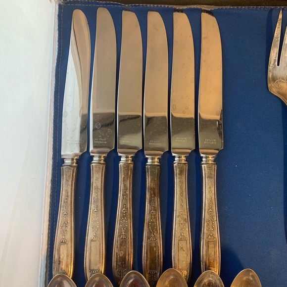s-l400.jpg antique Oneida community plate Grosvenor set